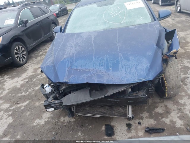 5NPD84LF0JH223676 Hyundai ELANTRA SEL