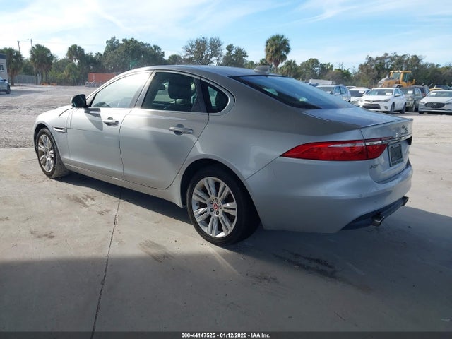 2017 JAGUAR XF SAJBD4BV7HCY48966 Photo 2