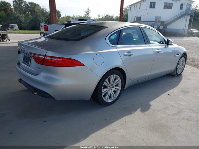 2017 JAGUAR XF SAJBD4BV7HCY48966 Photo 3