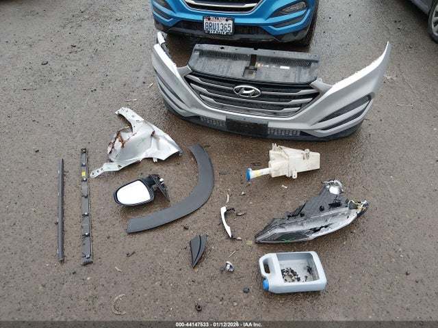 KM8J3CA40JU685234 Hyundai TUCSON SEL