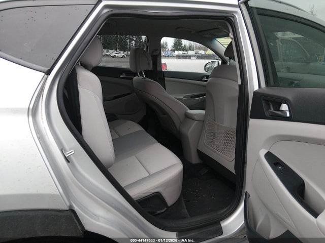 KM8J3CA40JU685234 Hyundai TUCSON SEL