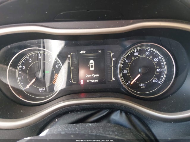 1C4PJMCS2EW252059 Jeep Cherokee Latitude