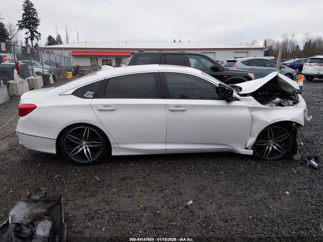 44147654 :رقم المزاد ، 1HGCV2F98NA012626 vin ، 2022 Honda Accord Touring مزاد بيع