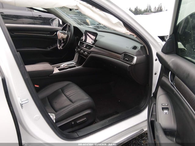 44147654 :رقم المزاد ، 1HGCV2F98NA012626 vin ، 2022 Honda Accord Touring مزاد بيع
