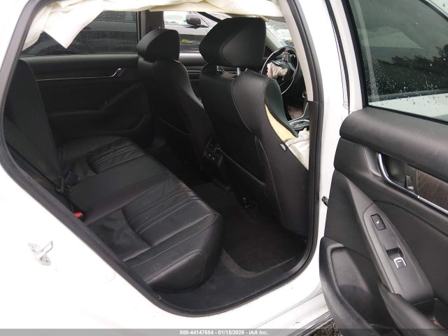 44147654 :رقم المزاد ، 1HGCV2F98NA012626 vin ، 2022 Honda Accord Touring مزاد بيع