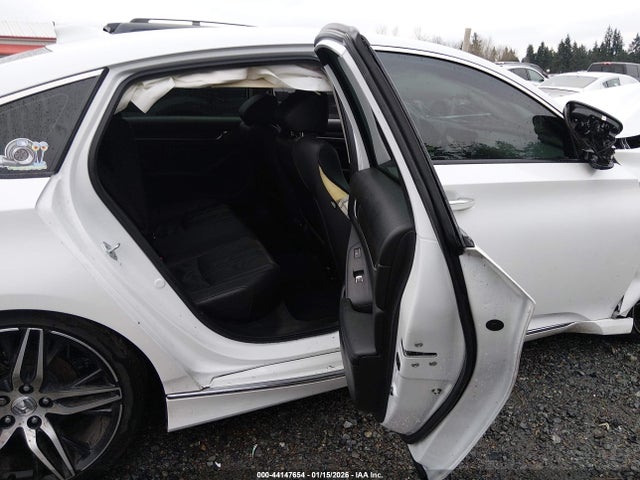 44147654 :رقم المزاد ، 1HGCV2F98NA012626 vin ، 2022 Honda Accord Touring مزاد بيع