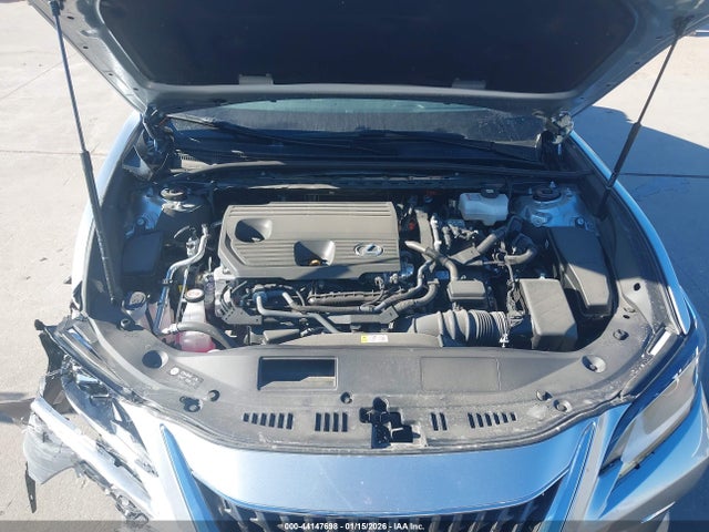 44147698 :رقم المزاد ، 58ADA1C17SU072855 vin ، 2025 Lexus Es 300h مزاد بيع