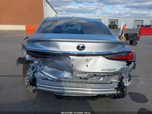 44147698 :رقم المزاد ، 58ADA1C17SU072855 vin ، 2025 Lexus Es 300h مزاد بيع