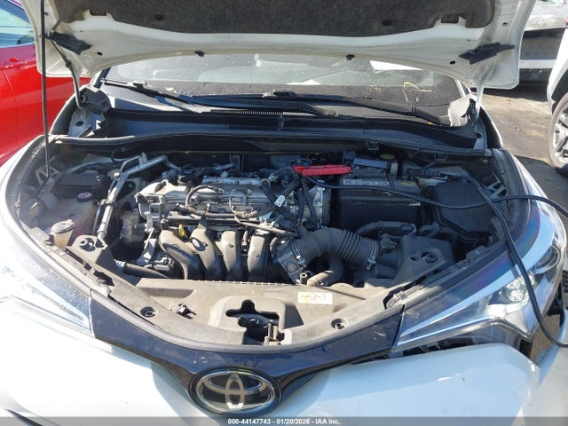 JTNKHMBX8K1045604 Toyota C-HR LE