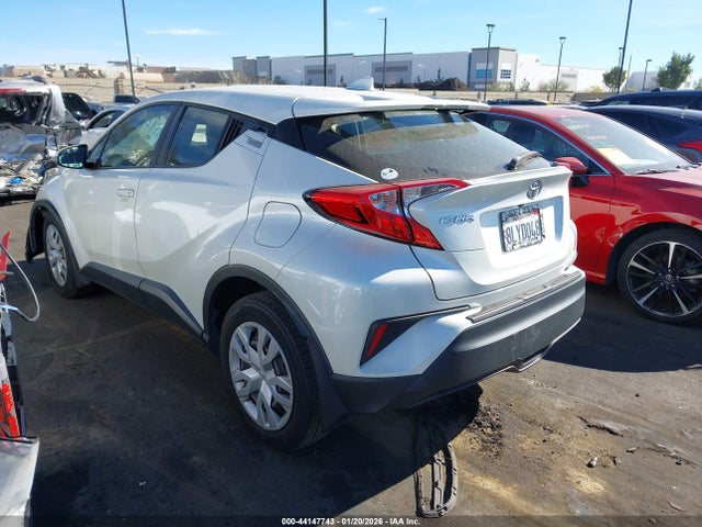 JTNKHMBX8K1045604 Toyota C-HR LE