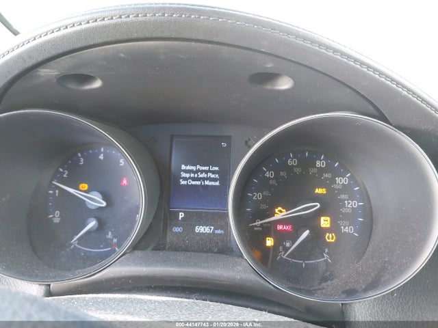 JTNKHMBX8K1045604 Toyota C-HR LE
