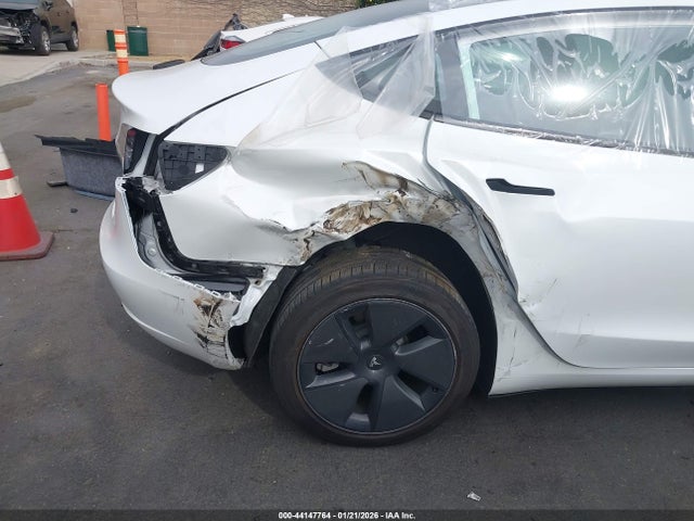 Tesla Model 3 Standard Range Plus Rear-wheel Drive 2021 5YJ3E1EA7MF066395 Image 12