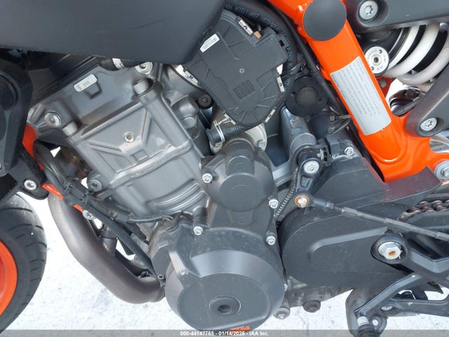2021 KTM 890 VBKTU9407MM808391 Photo 8