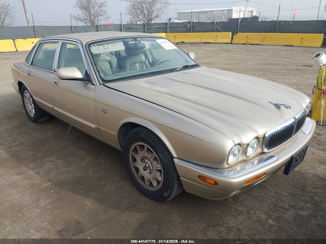 1999 JAGUAR XJ8 SAJHD1041XC875582