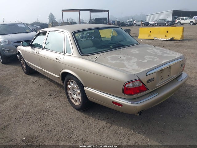 1999 JAGUAR XJ8 SAJHD1041XC875582 Photo 2