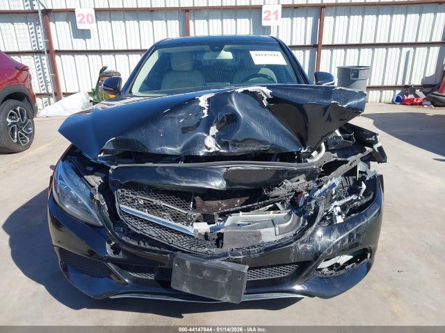 2015 Mercedes-benz C 300 მანქანა იყიდება აუქციონზე, vin: 55SWF4JB5FU083272, აუქციონის ნომერი: 44147844