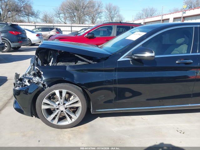 2015 Mercedes-benz C 300 მანქანა იყიდება აუქციონზე, vin: 55SWF4JB5FU083272, აუქციონის ნომერი: 44147844