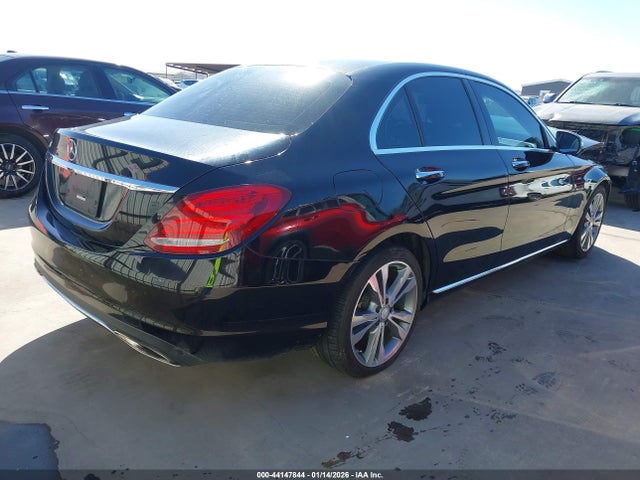 2015 Mercedes-benz C 300 მანქანა იყიდება აუქციონზე, vin: 55SWF4JB5FU083272, აუქციონის ნომერი: 44147844