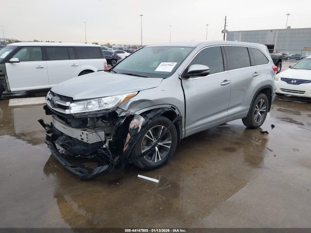 Toyota Highlander Le Plus 2017 5TDZZRFH8HS228349 Image 2
