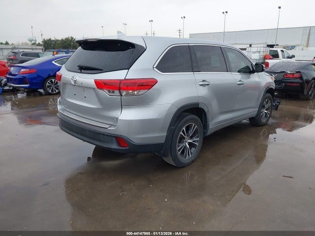 Toyota Highlander Le Plus 2017 5TDZZRFH8HS228349 Image 4