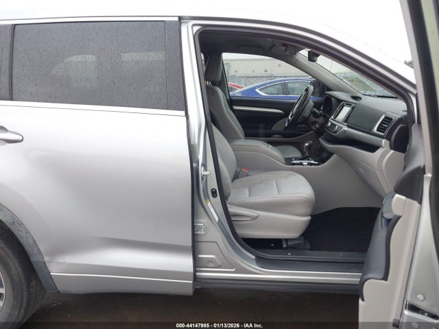 Toyota Highlander Le Plus 2017 5TDZZRFH8HS228349 Image 5
