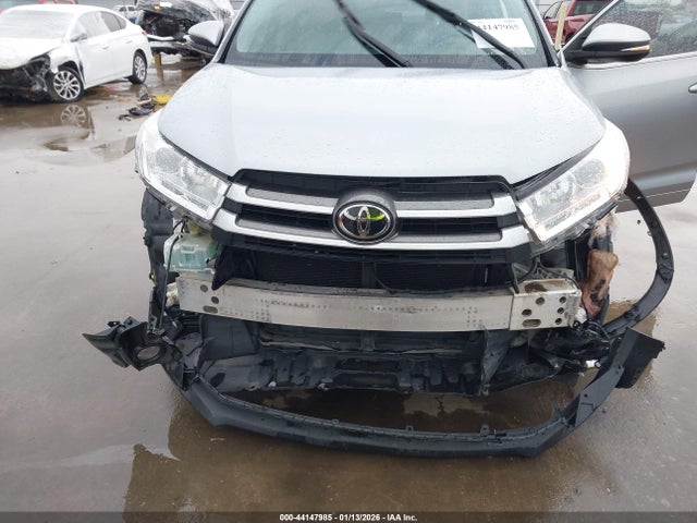 Toyota Highlander Le Plus 2017 5TDZZRFH8HS228349 Image 6