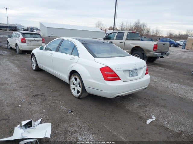 2010 MERCEDES-BENZ S 550 WDDNG8GB6AA333120 Photo 2
