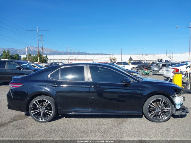 4T1B11HKXKU262262 Toyota CAMRY SE