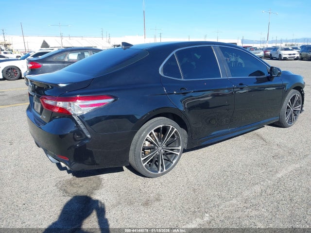4T1B11HKXKU262262 Toyota CAMRY SE