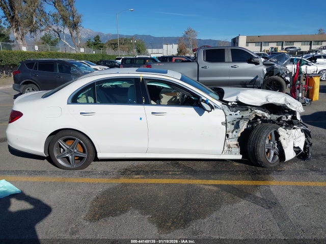 Продажа на аукционе авто 2020 Mercedes-benz E 350, vin: WDDZF8DB6LA752452, номер лота: 44148135
