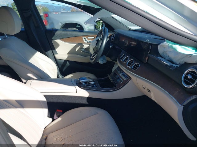 Продажа на аукционе авто 2020 Mercedes-benz E 350, vin: WDDZF8DB6LA752452, номер лота: 44148135