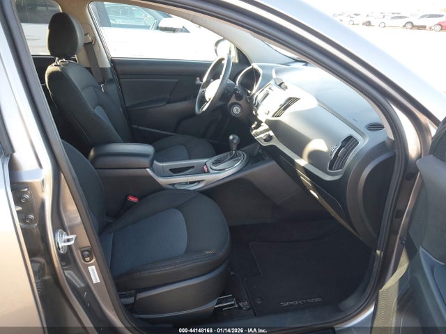 KNDPB3AC2F7705594 KIA Sportage Lx