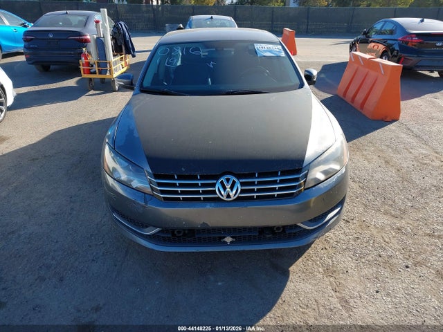 1VWBV7A32FC020816 Volkswagen Passat 2.0l Tdi Se