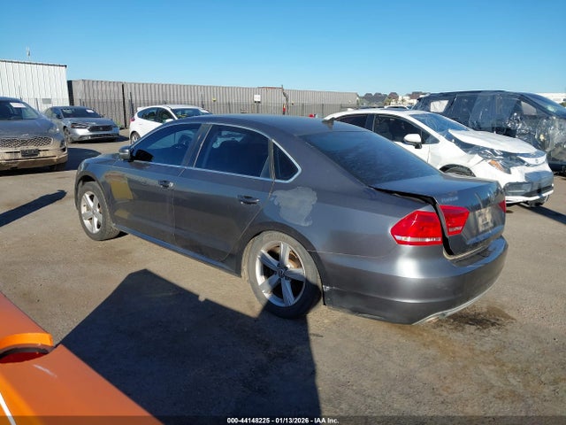 1VWBV7A32FC020816 Volkswagen Passat 2.0l Tdi Se