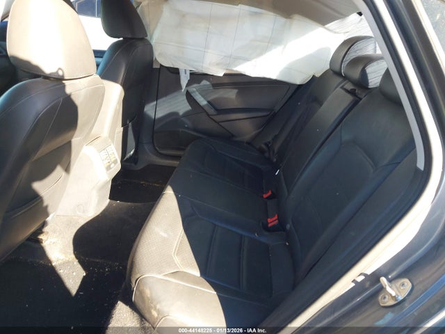 1VWBV7A32FC020816 Volkswagen Passat 2.0l Tdi Se