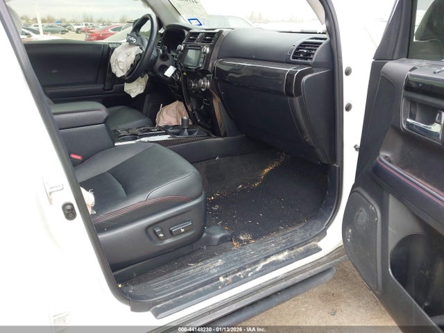 2019 TOYOTA 4RUNNER JTEBU5JR3K5726296 Photo 4