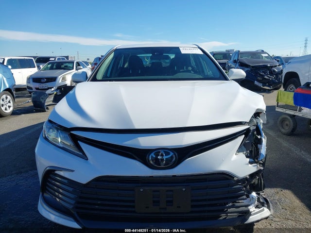 4T1C11AK6NU674827 Toyota CAMRY LE