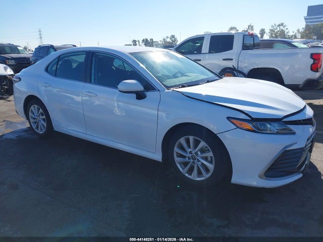 4T1C11AK6NU674827 Toyota CAMRY LE