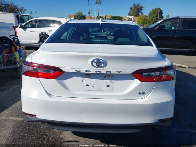 4T1C11AK6NU674827 Toyota CAMRY LE