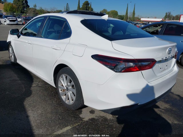 4T1C11AK6NU674827 Toyota CAMRY LE
