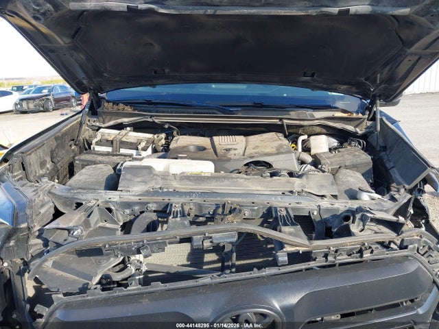 Продаж на аукціоні авто 2022 Toyota Tundra Sr5, vin: 5TFLA5DB7NX041467, номер лоту: 44148295