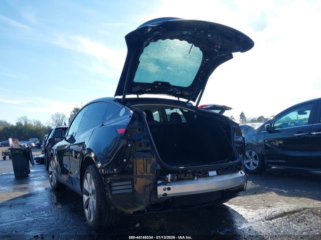 2023 TESLA MODEL Y 7SAYGDEE0PA111783 Photo 2
