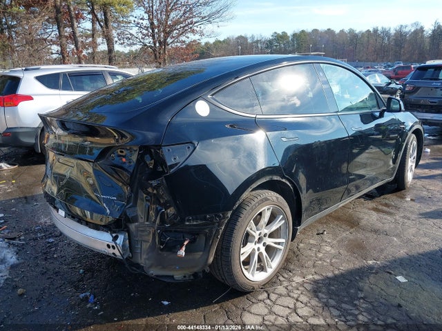 2023 TESLA MODEL Y 7SAYGDEE0PA111783 Photo 3