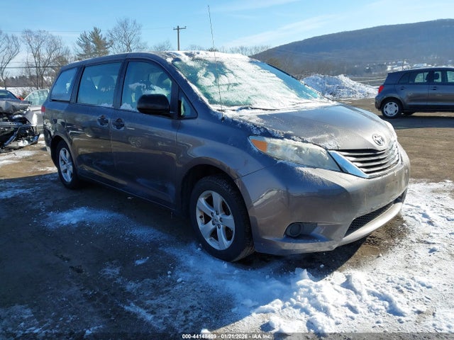 2011 TOYOTA SIENNA 5TDZK3DC4BS091815
