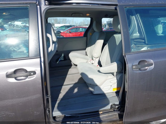 2011 TOYOTA SIENNA 5TDZK3DC4BS091815 Photo 7