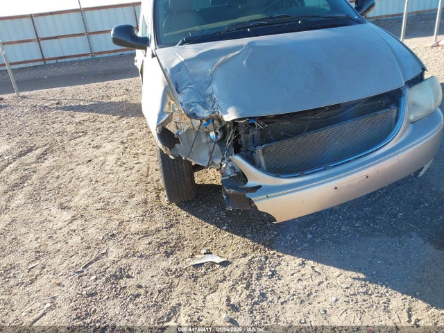 2002 CHRYSLER TOWN & COUNTRY 2C4GP54L32R649179 Photo 5