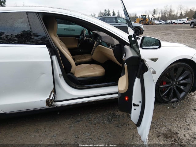 Продажа на аукционе авто 2015 Tesla Model S 70d/85d/p85d, vin: 5YJSA1H27FF080859, номер лота: 44148475