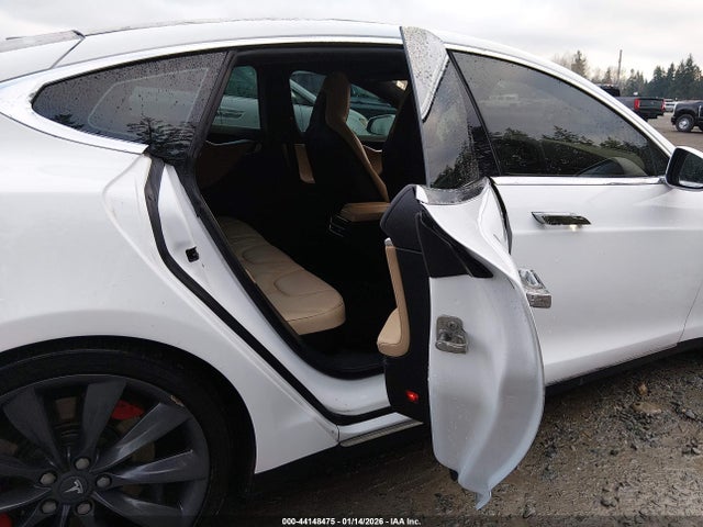 Продажа на аукционе авто 2015 Tesla Model S 70d/85d/p85d, vin: 5YJSA1H27FF080859, номер лота: 44148475