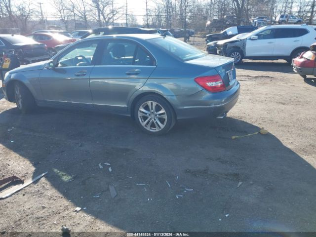 2012 MERCEDES-BENZ C 300 WDDGF8BB3CA608609 Photo 2