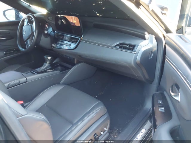 58ADZ1B12RU164072 Lexus ES 350